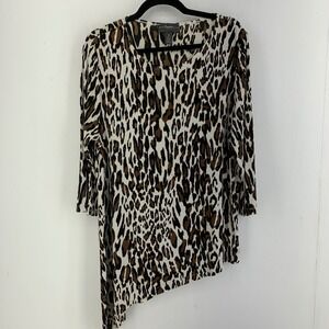 Chicos Travelers Leopard Print Asymmetrical Top Size 2 Large Mob Wife Statement